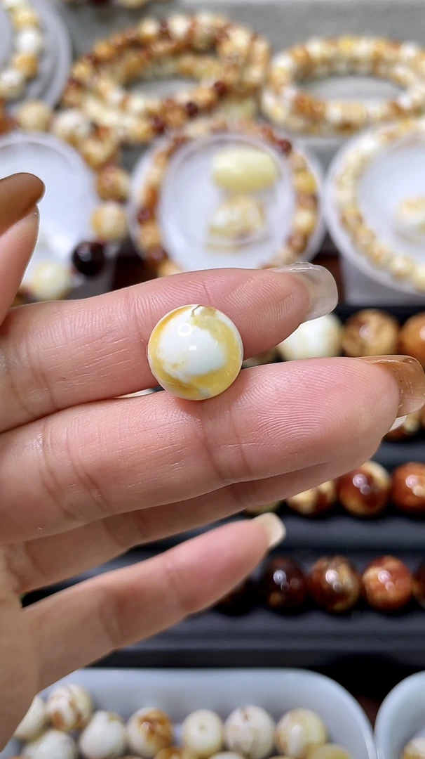 琥珀蜜蜡圆珠尺寸12.9