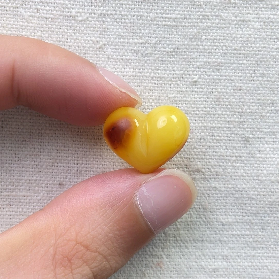 琥珀未镶嵌珠宝奇石屁桃
