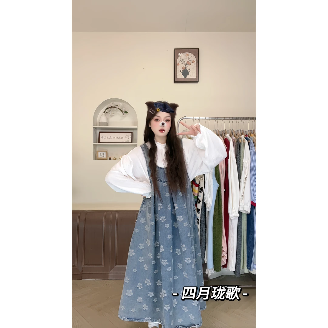 四月珑歌原创 无袖牛仔刺绣提花春季2024吊带连衣裙女 2280