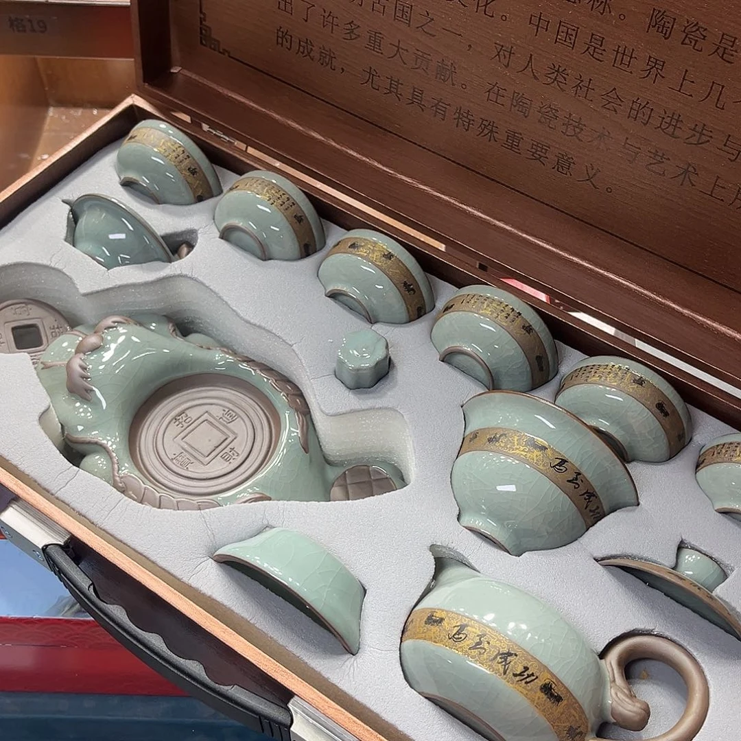 孤品茶具套装等。