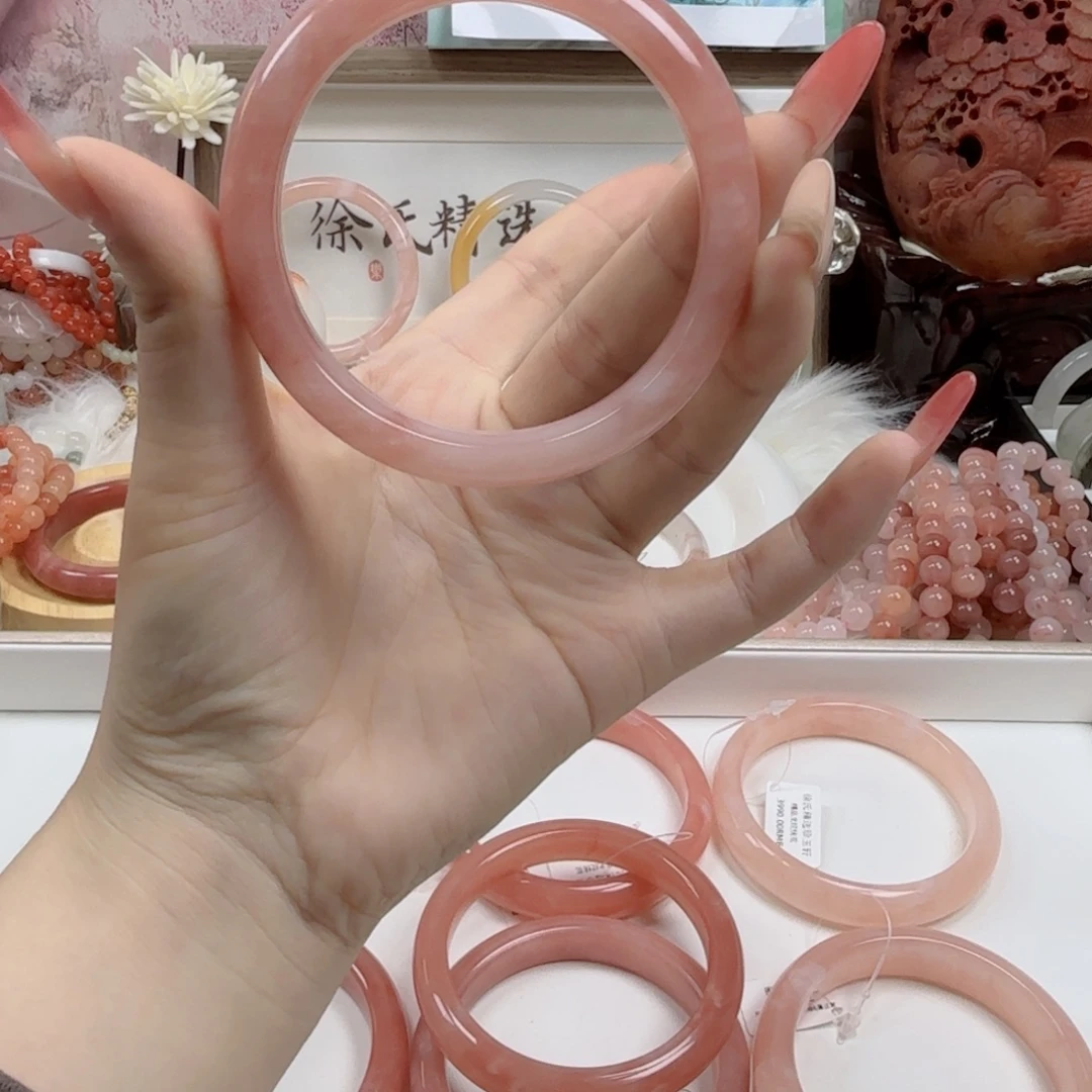 ****⁸未镶嵌手镯石英质玉