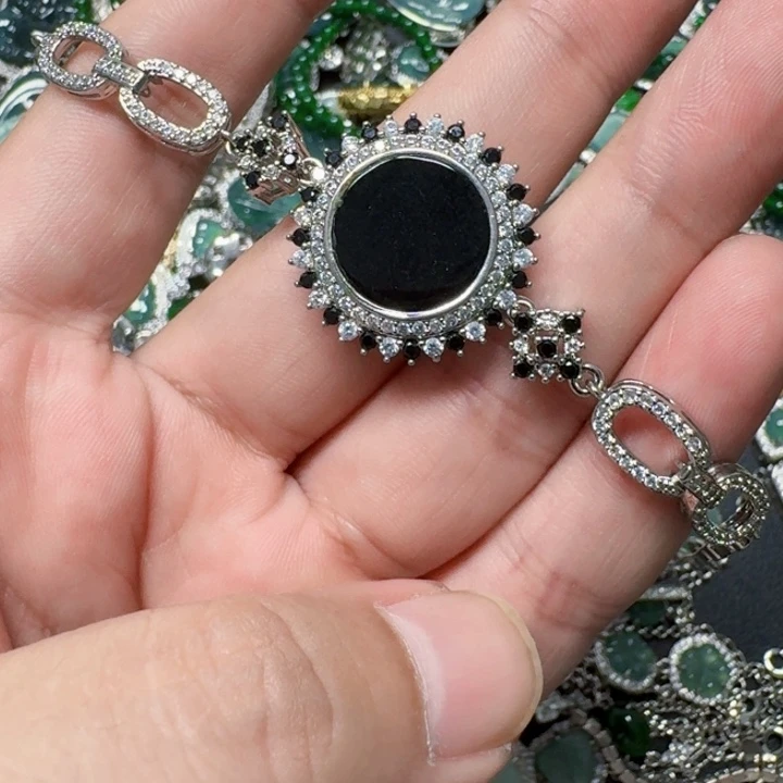 翡翠未镶嵌颈饰天然A货翡翠放漏