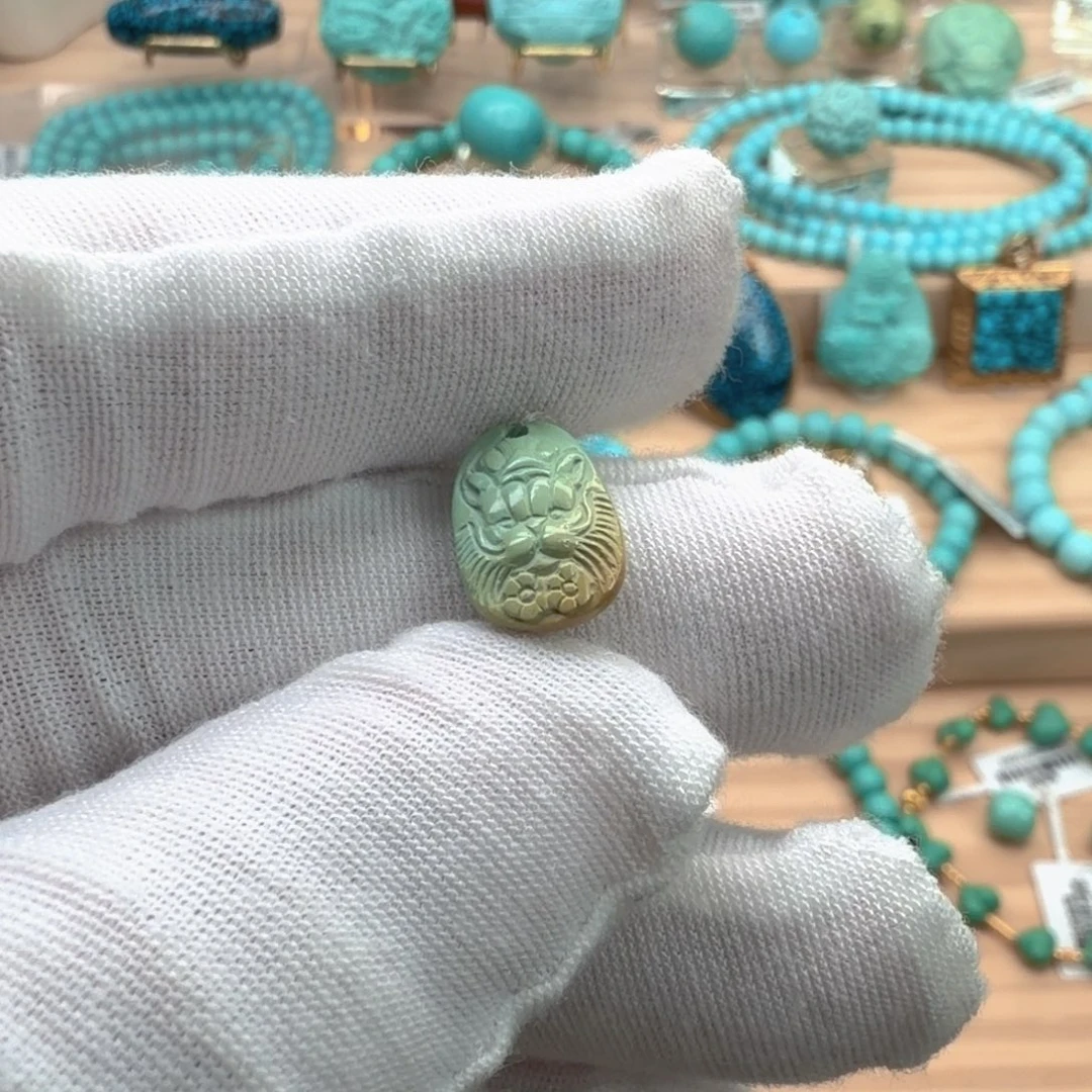 绿松石未镶嵌珠宝奇石