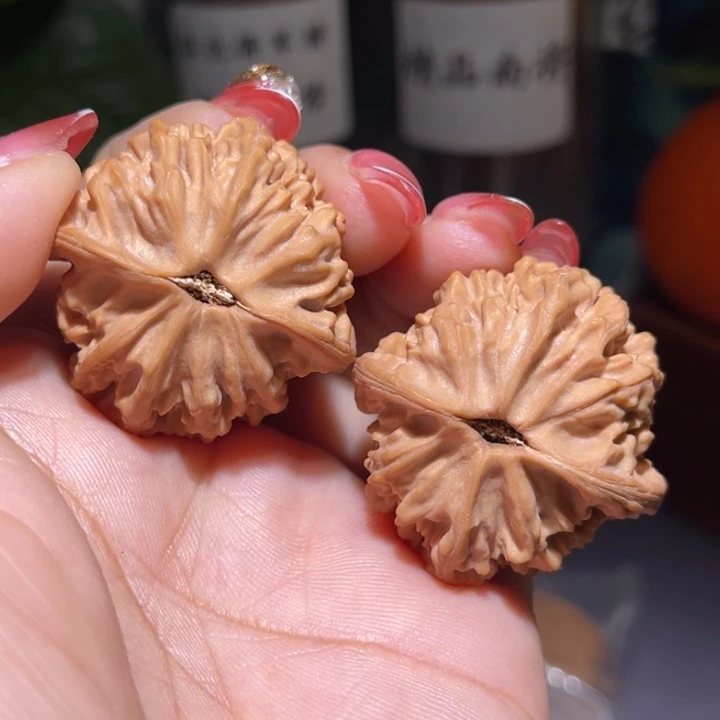 文玩核桃吊坠           37