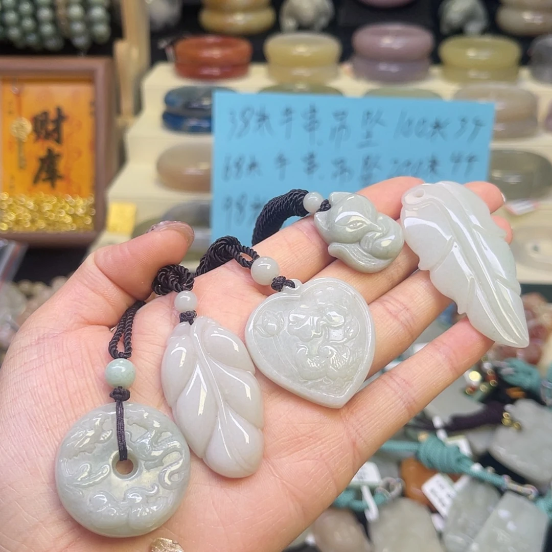 【闪购商品】石英质玉手镯未镶嵌