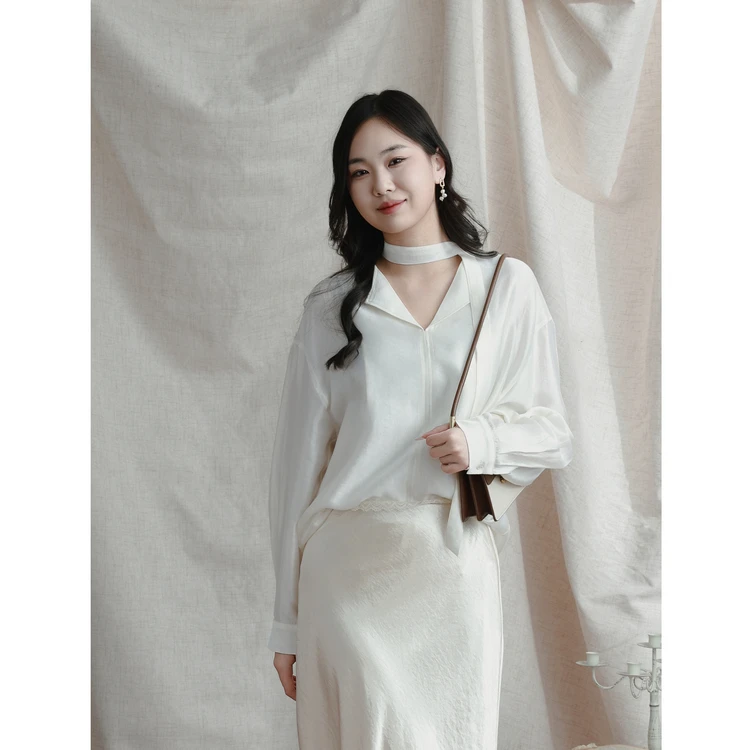 西町村屋气质飘带百搭小衫女春季新款简约宽松长袖衬衫XHAA10190