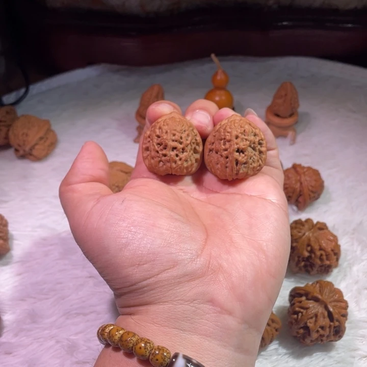 文玩核桃把件6-原桩团圆