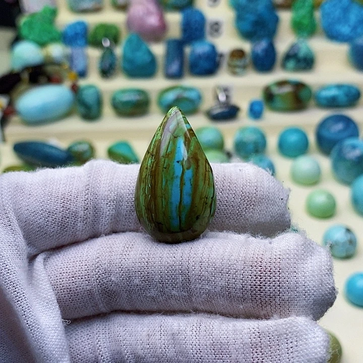 绿松石配饰未镶嵌