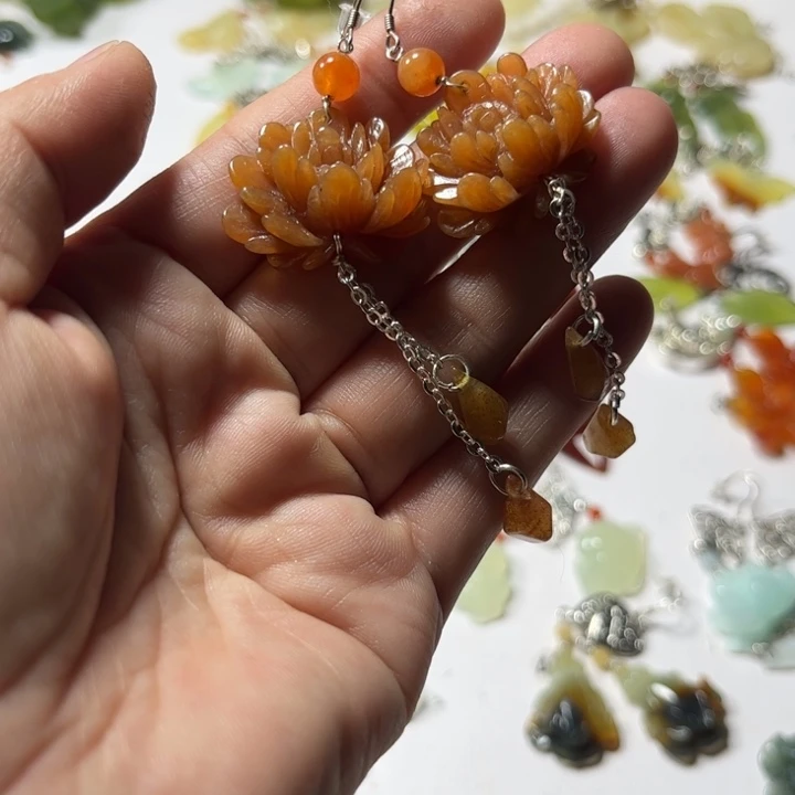 蛇纹石玉合金耳饰