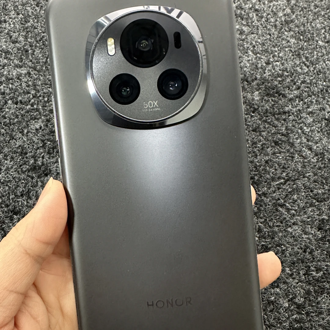 9新 honor/荣耀 过保：Magic6   黑色  16+256g  原装无拆修