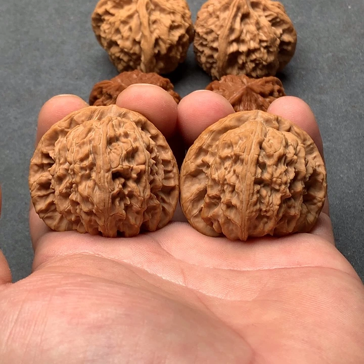 团****文玩核桃吊坠白狮子文玩核桃