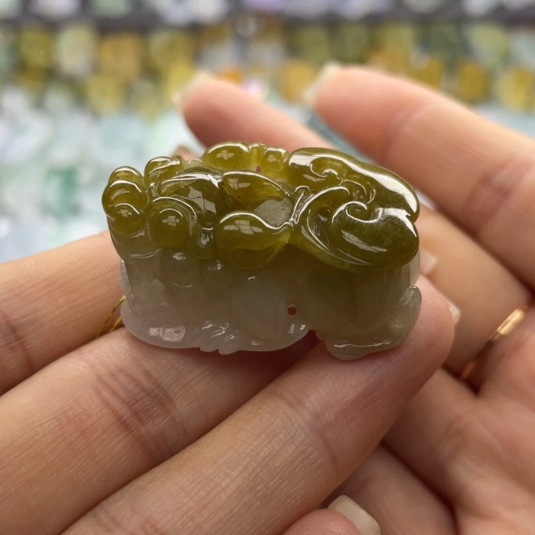 颈饰未镶嵌翡翠貔貅