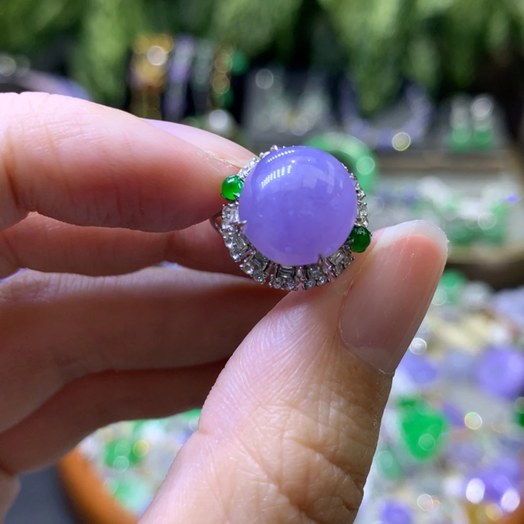 颈饰18K金镶嵌翡翠