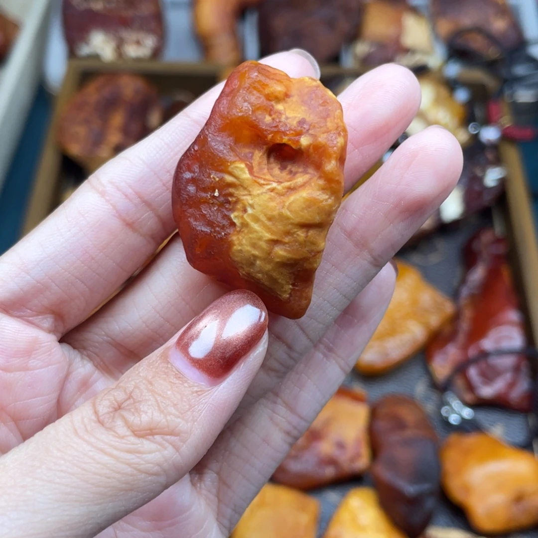 琥珀未镶嵌珠宝奇石