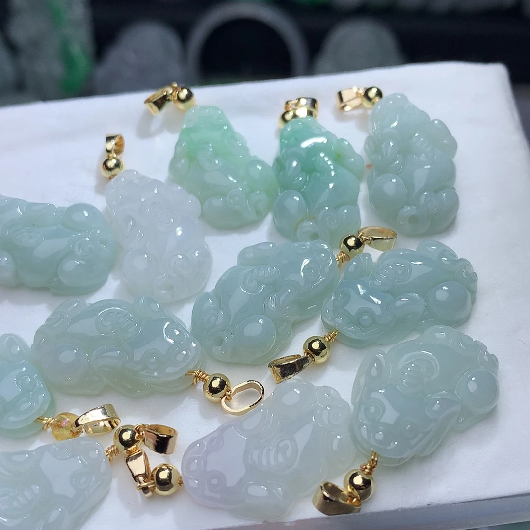 翡翠未镶嵌颈饰多样性发其一