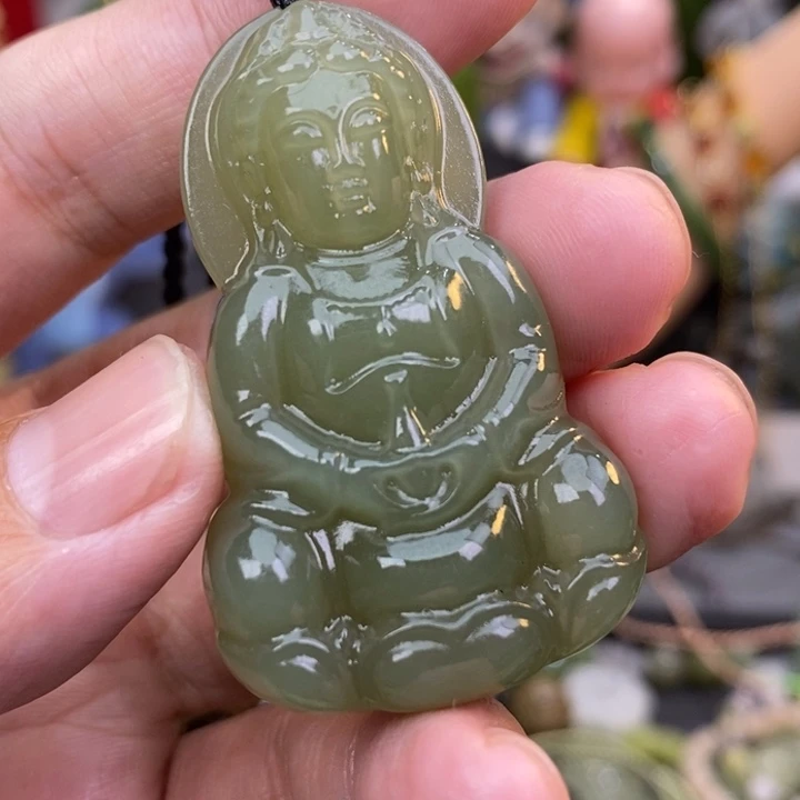 芭***雨和田玉未镶嵌颈饰