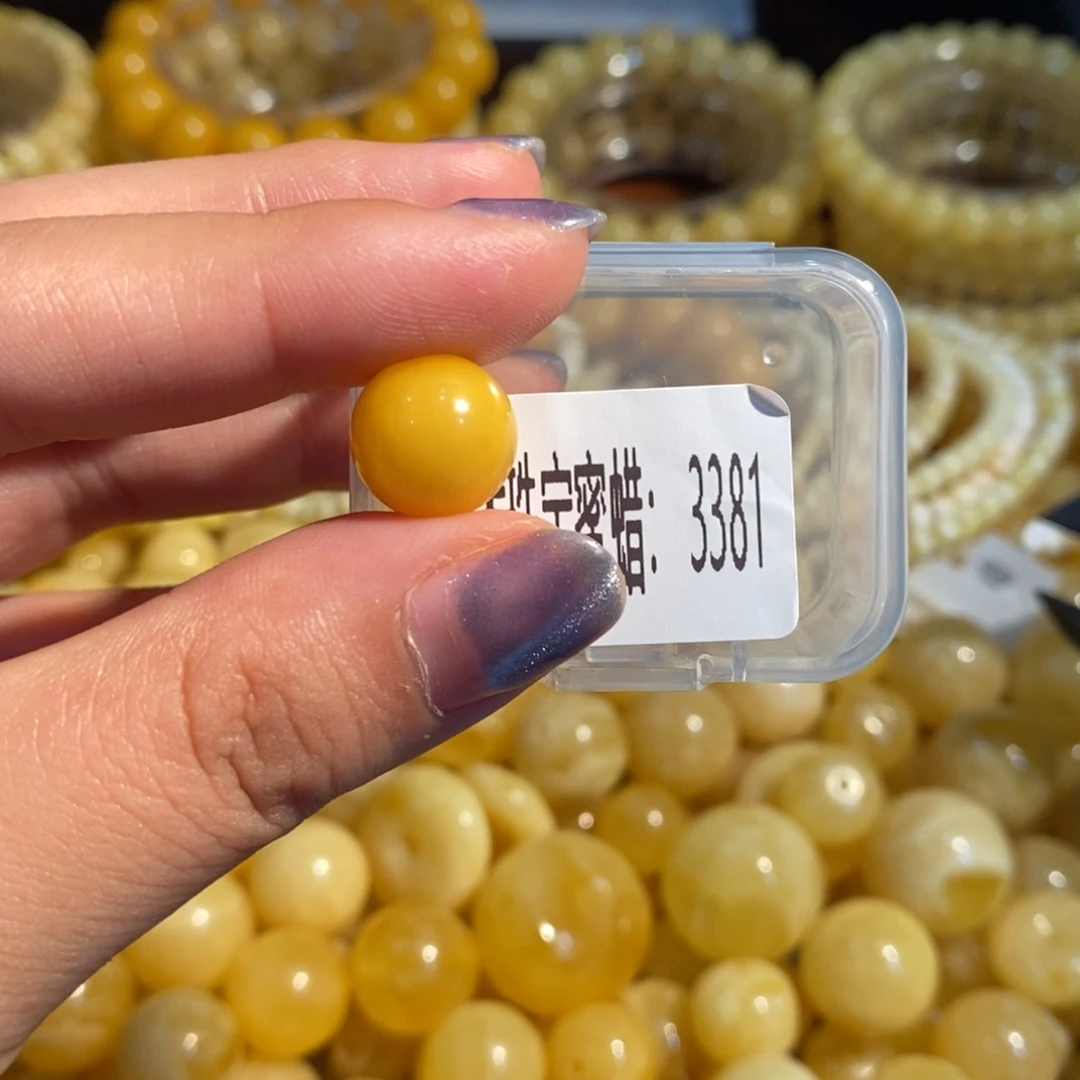 琥珀未镶嵌珠宝奇石3381