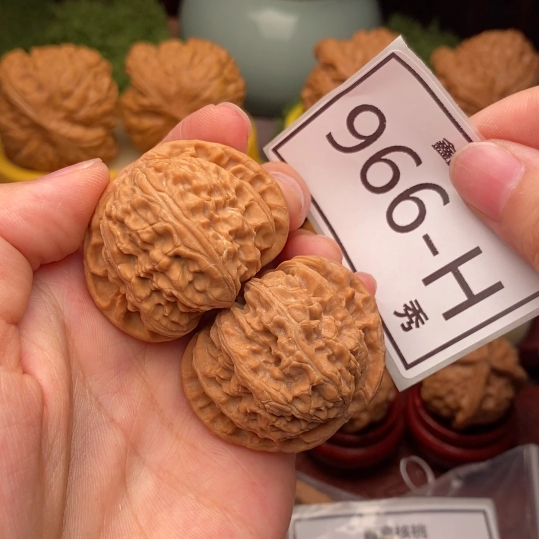 文玩核桃把件白狮40