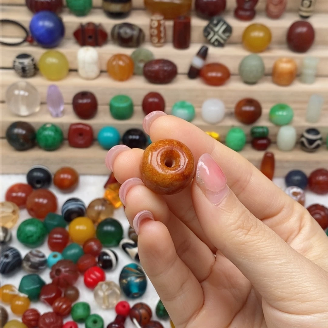 未镶嵌颈饰玛瑙/玉髓爱****?
