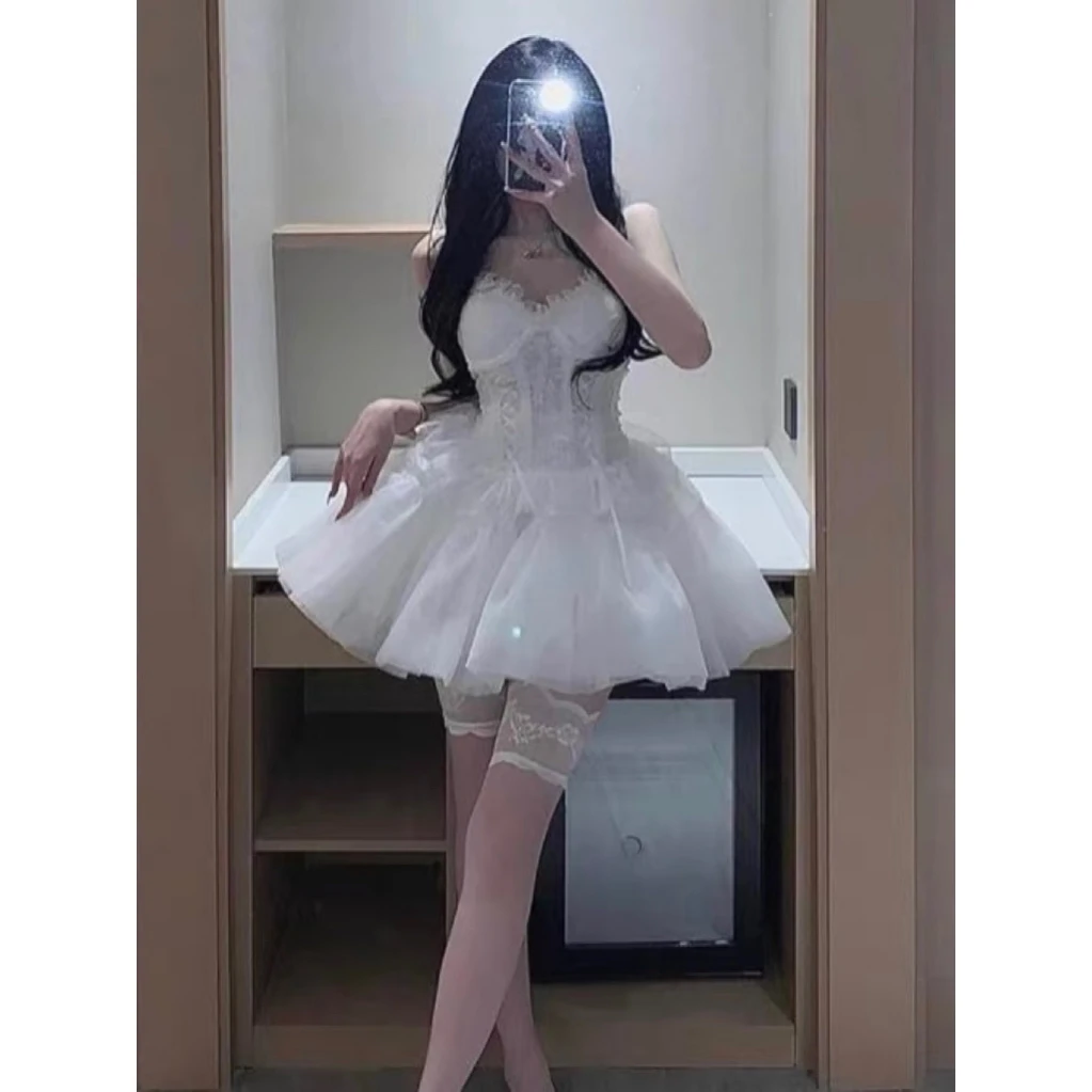 纯欲风设计感收腰显瘦吊带鱼骨上衣气质白色生日辣妹短款连衣裙