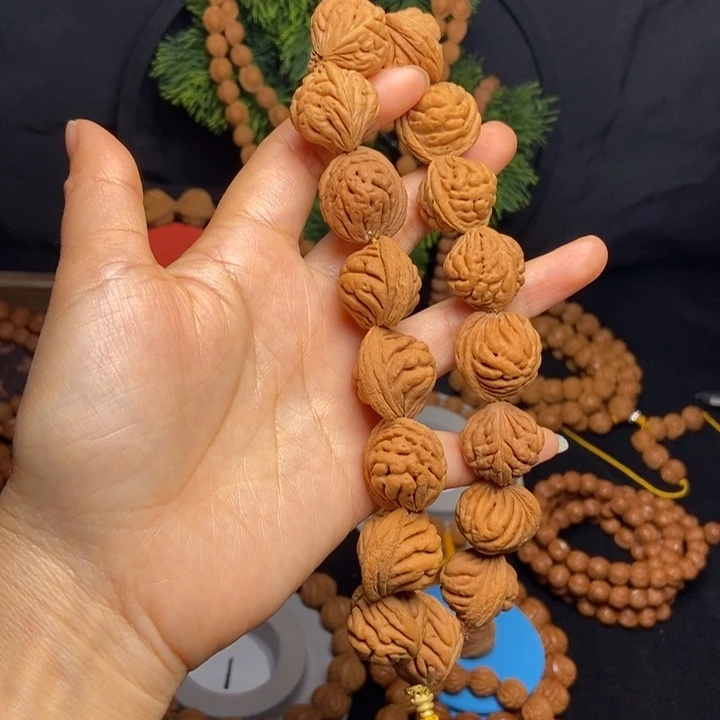 秦岭龙纹桃核手持