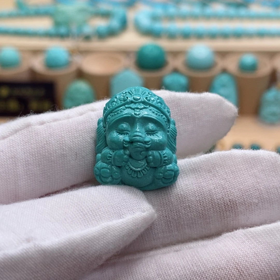 绿松石未镶嵌珠宝奇石