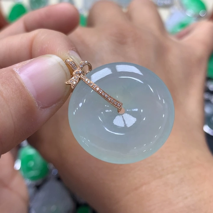 翡翠吊坠(不含链)18K金镶嵌