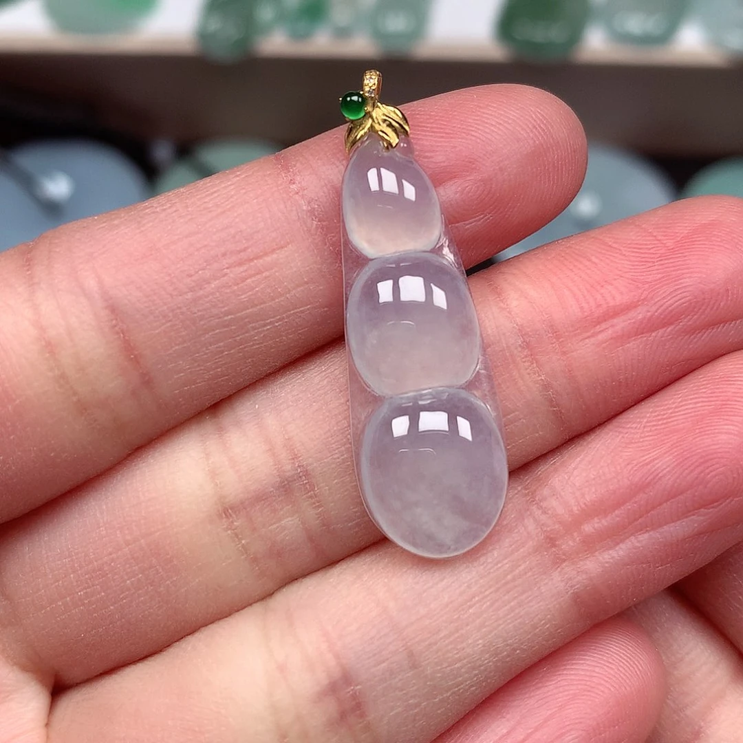 翡翠颈饰未镶嵌福豆