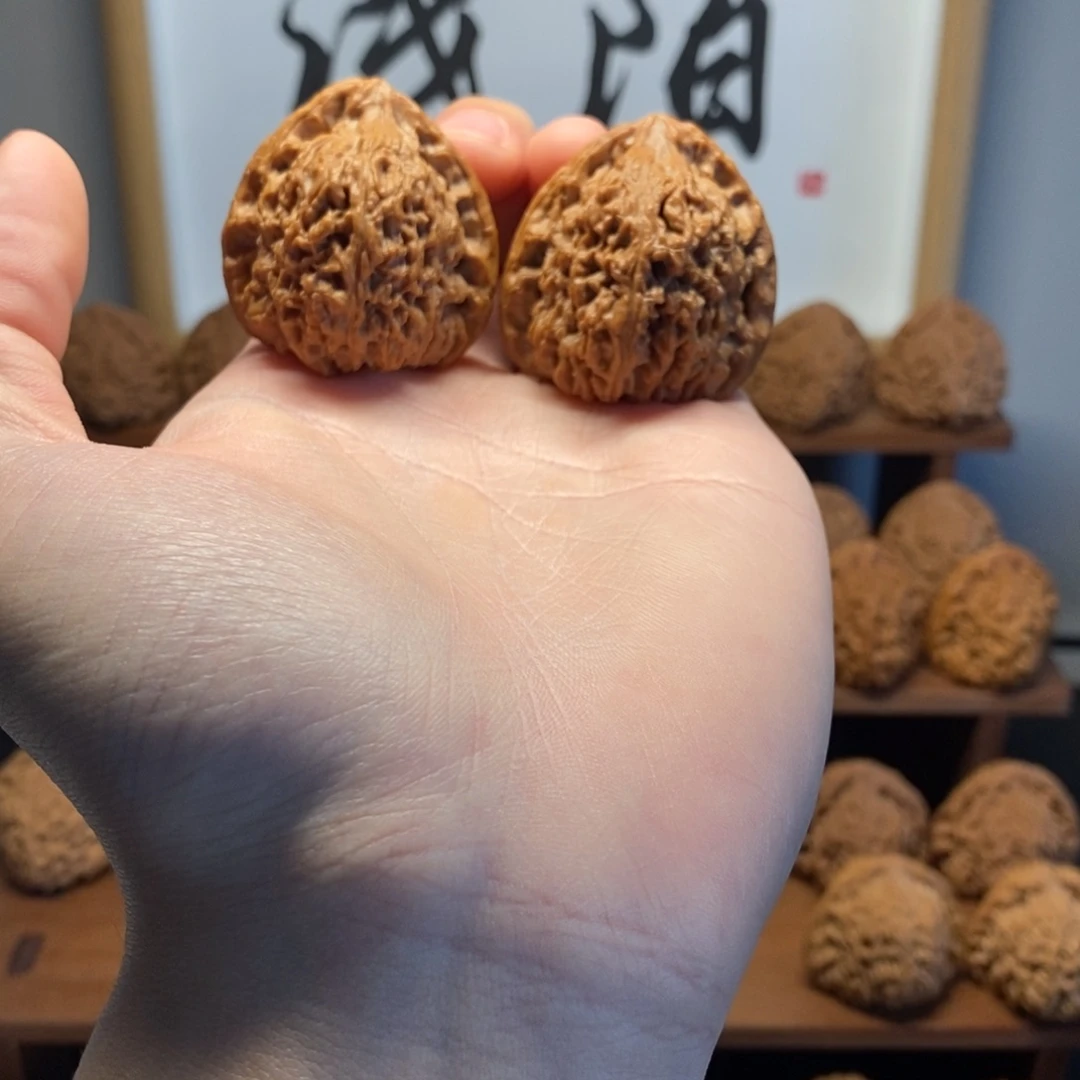 核桃南疆石38尺全品三角（带黄）