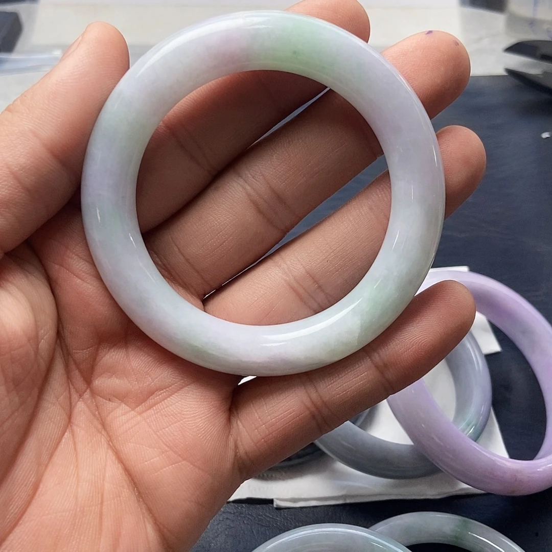 定制翡翠未镶嵌翡翠手镯