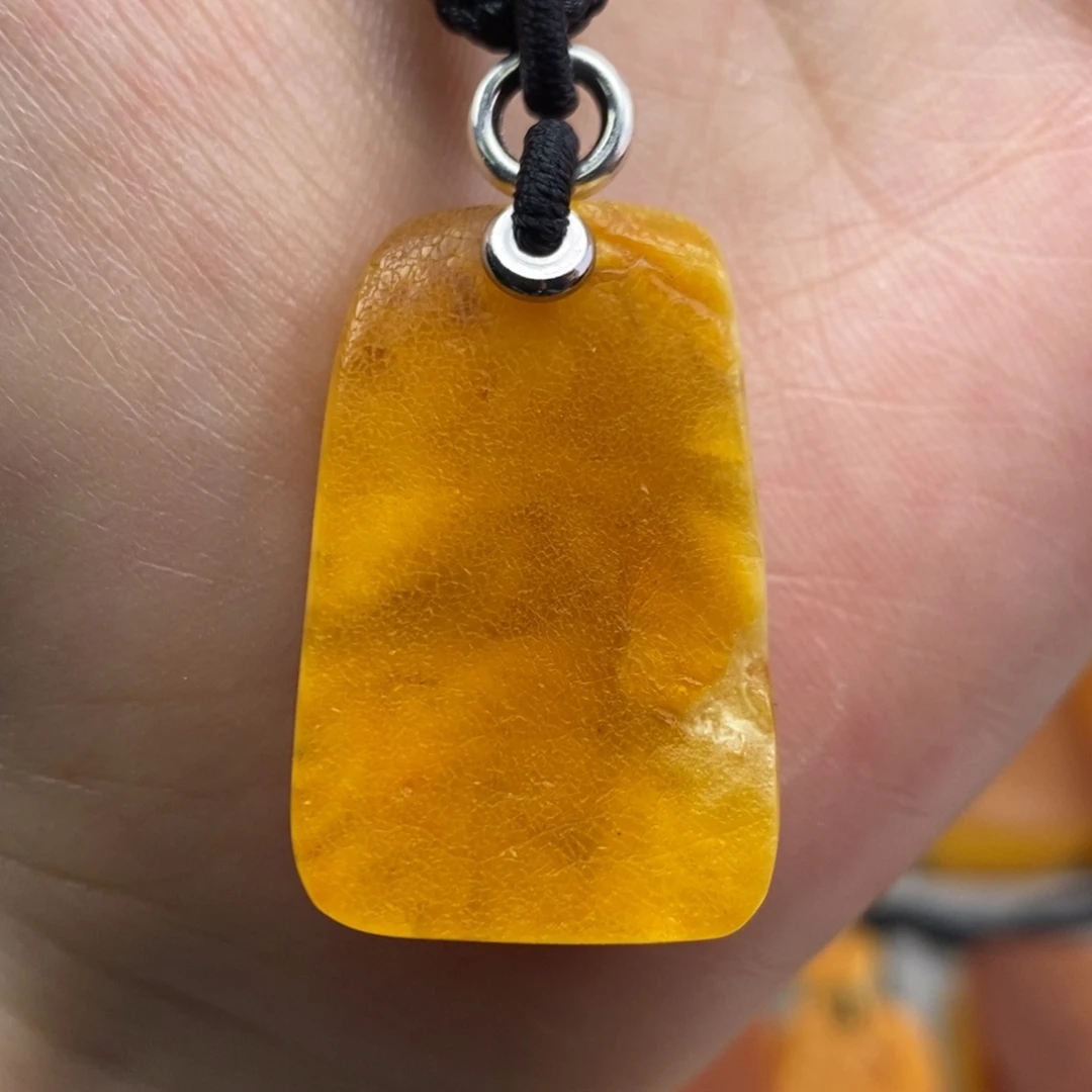 琥珀吊坠(赠链)未镶嵌