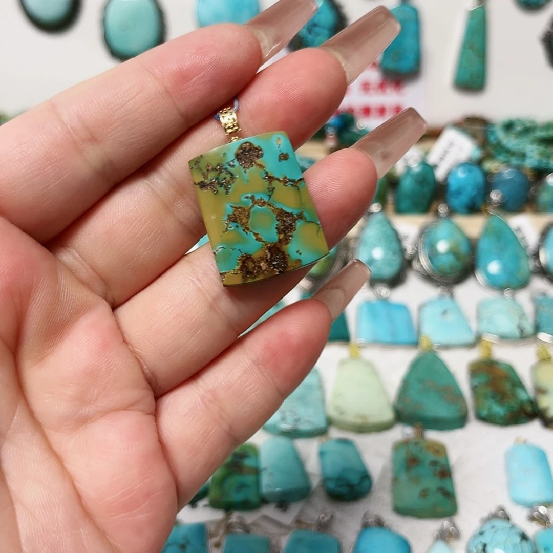 【闪购商品】未镶嵌绿松石珠宝奇石