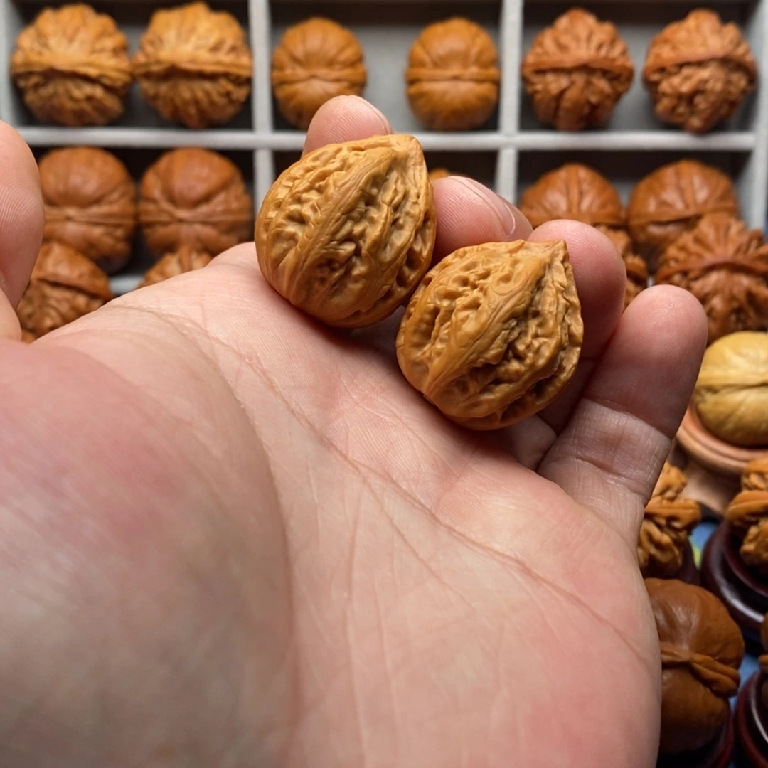 把件文玩核桃小赤龙