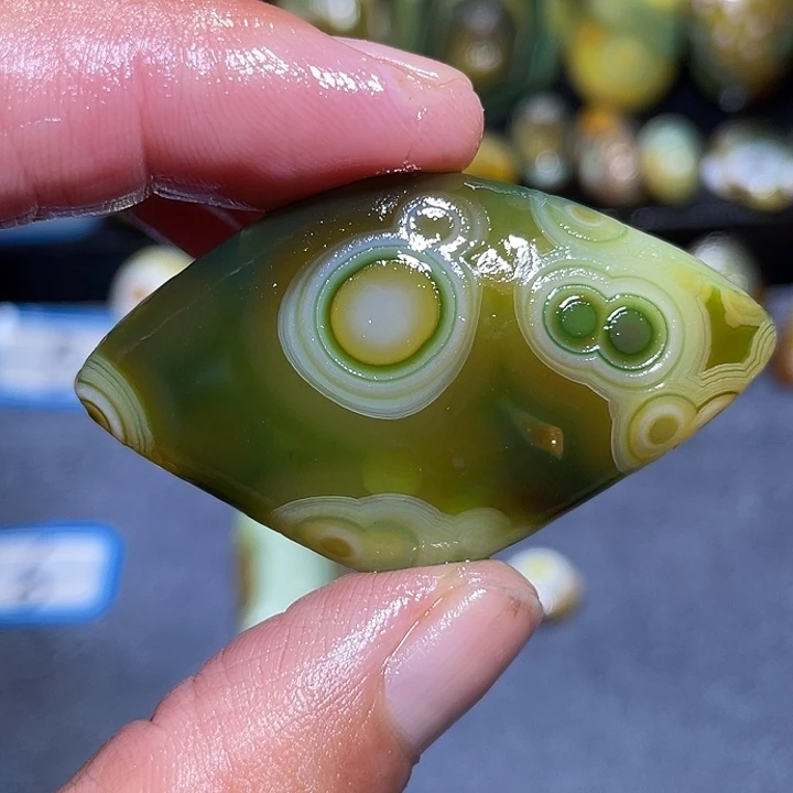 玛瑙/玉髓未镶嵌珠宝奇石