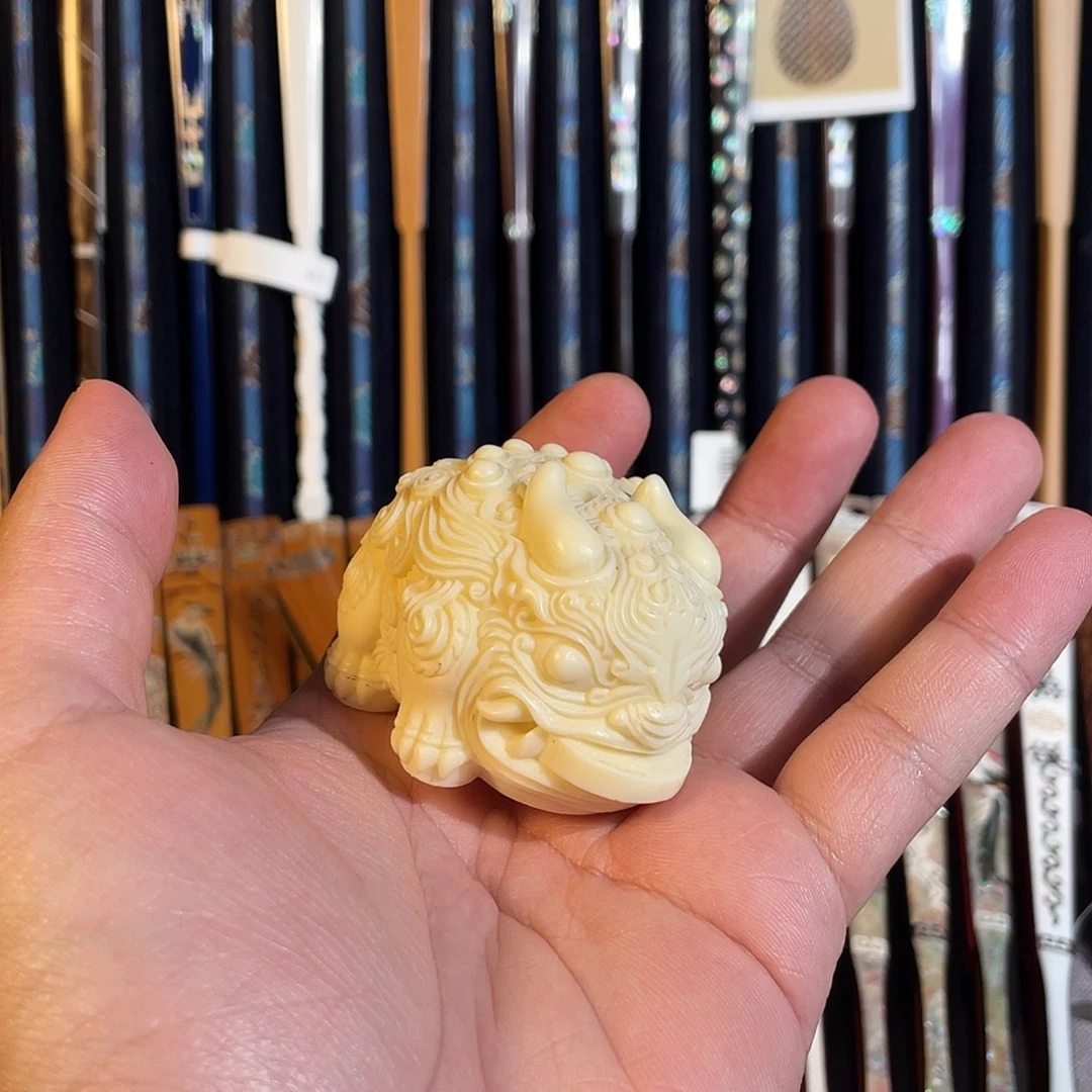 星****扇子手工制作工艺精湛