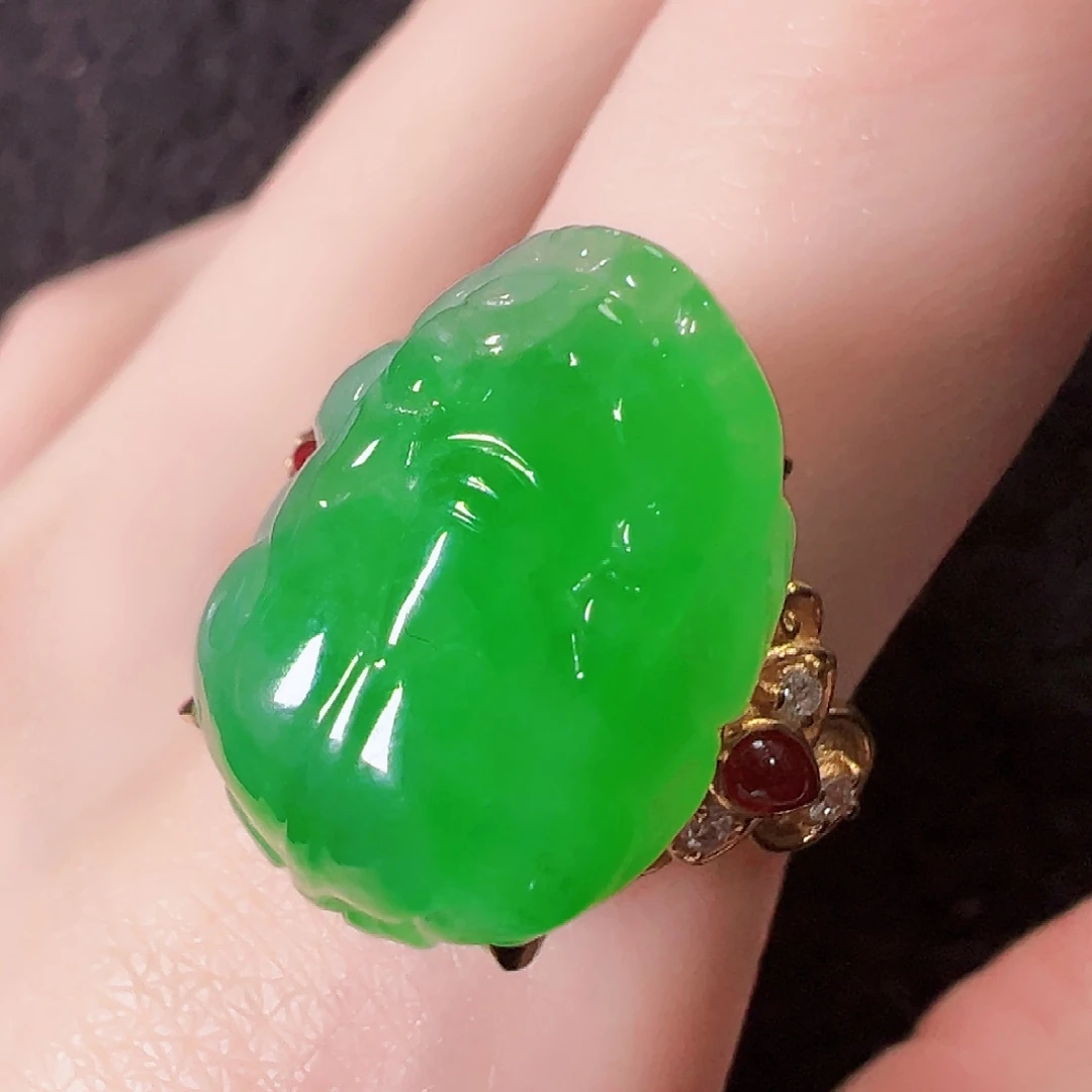 翡翠18K金镶嵌戒指