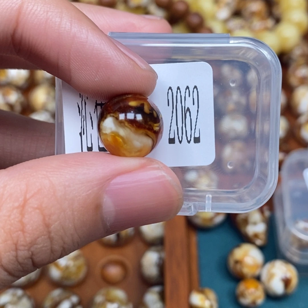 沁色蜜蜡未镶嵌2062