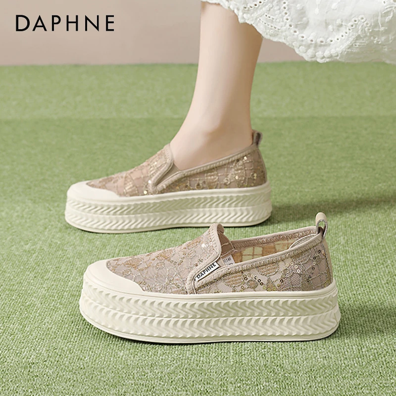 达芙妮渔夫鞋女2025新款一脚蹬懒人单鞋透气蕾丝网面老北京布鞋女