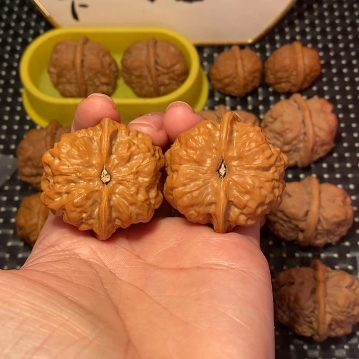 文玩核桃把件蟾形好底好