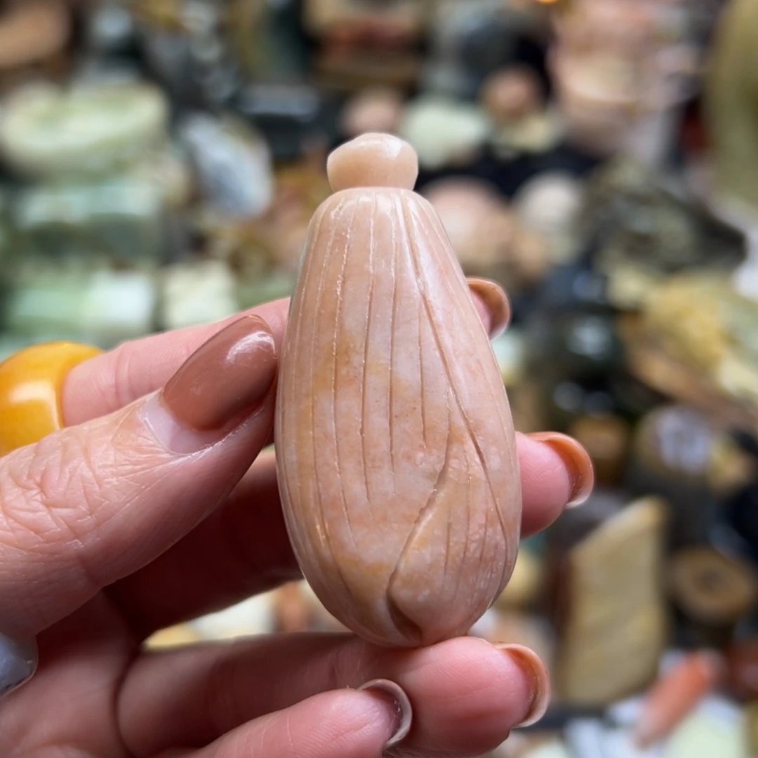 岫玉未镶嵌颈饰辽阳粉玉兰花