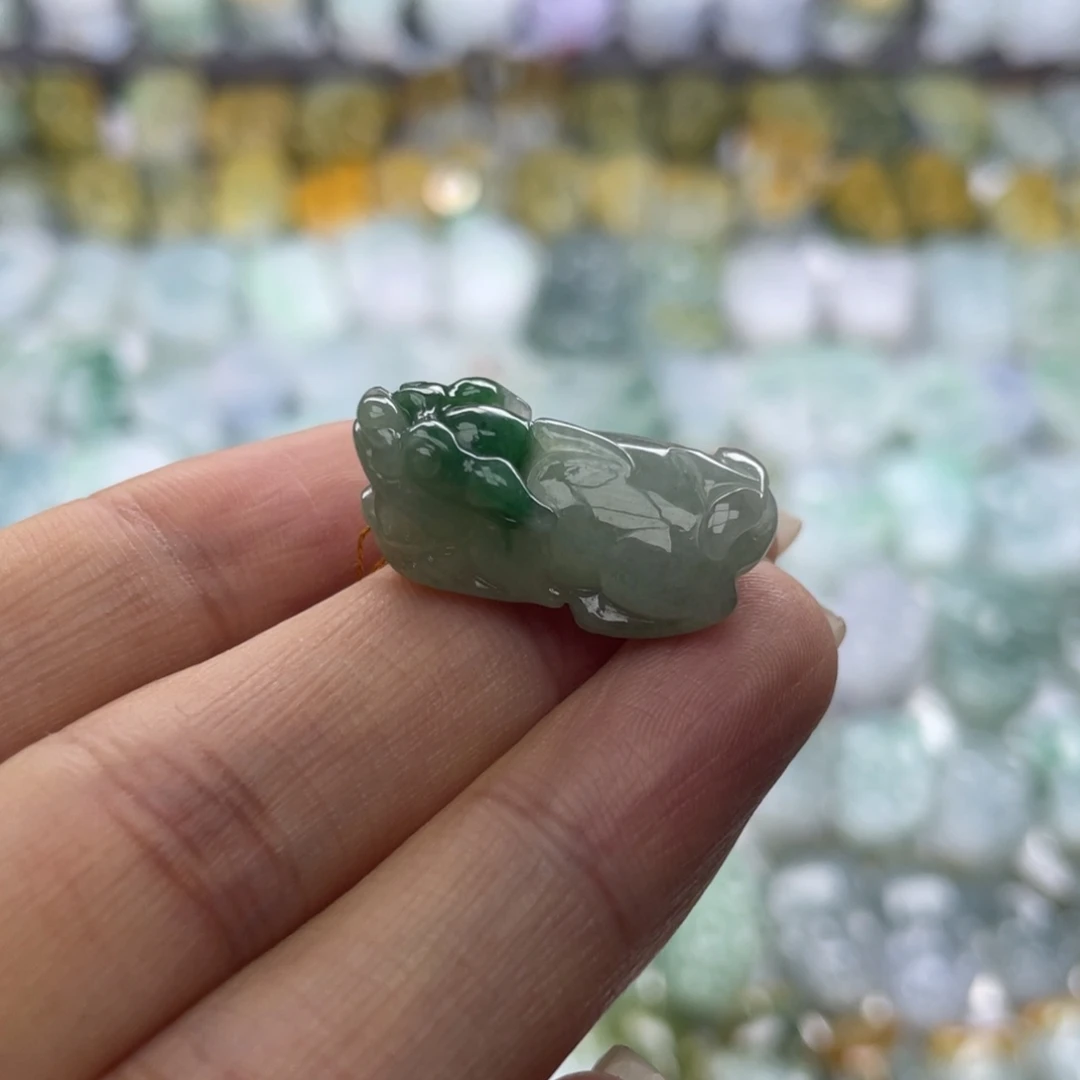 颈饰未镶嵌翡翠貔貅