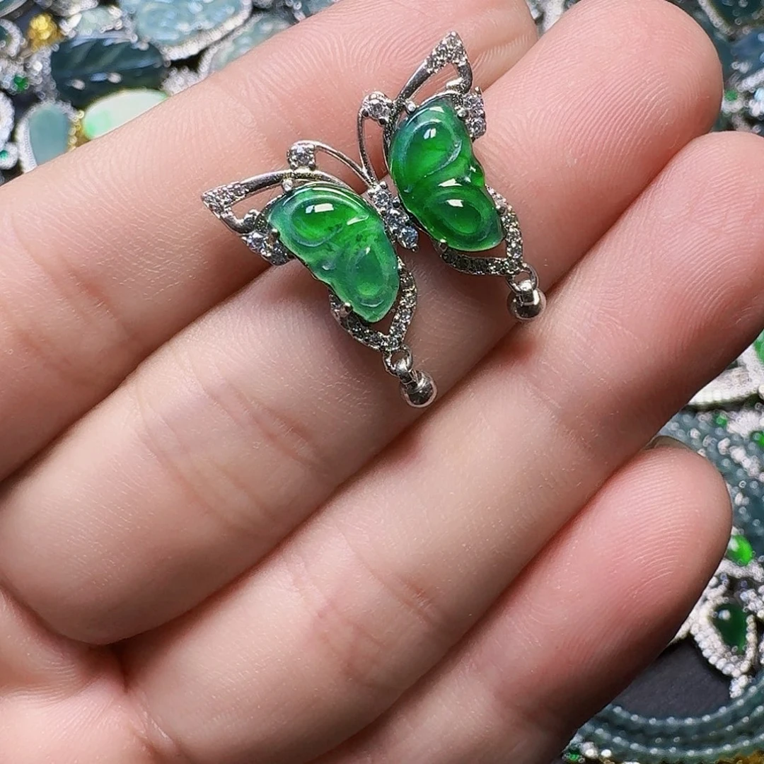 翡翠未镶嵌颈饰天然A货翡翠放漏