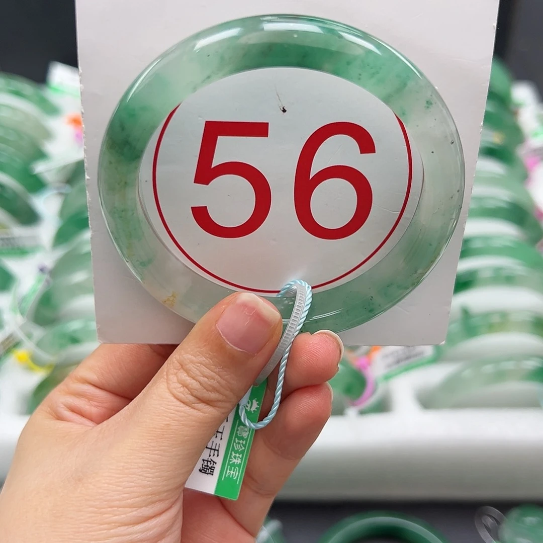 未镶嵌手镯石英质玉