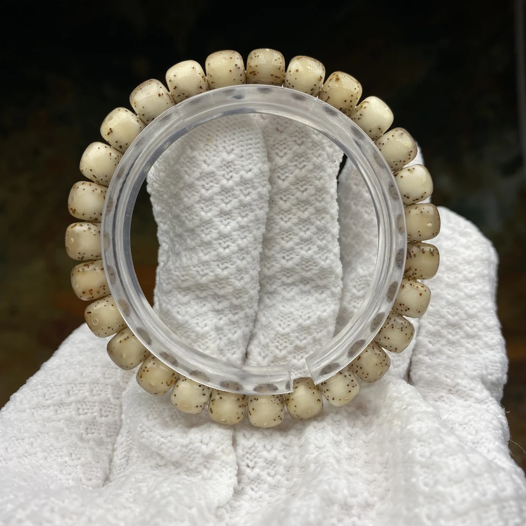 8X7 石玉冰糖大眼睛留白星稀 T298798 海南精工星月菩提文玩手串