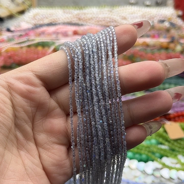 玛瑙/玉髓珠宝半成品未镶嵌一条2mm左右灰月光刻面