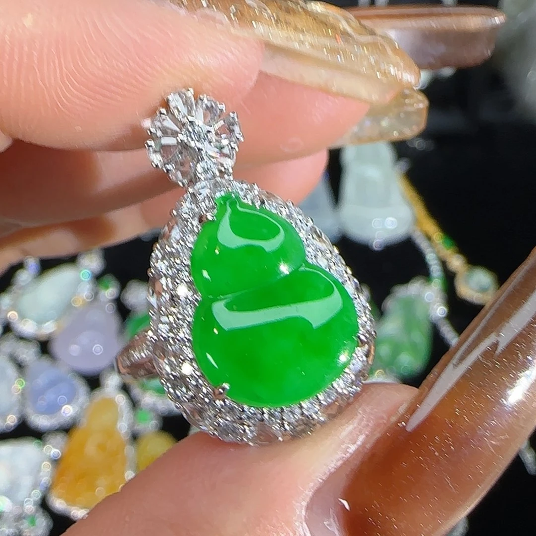 翡翠18K金镶嵌颈饰天然翡翠