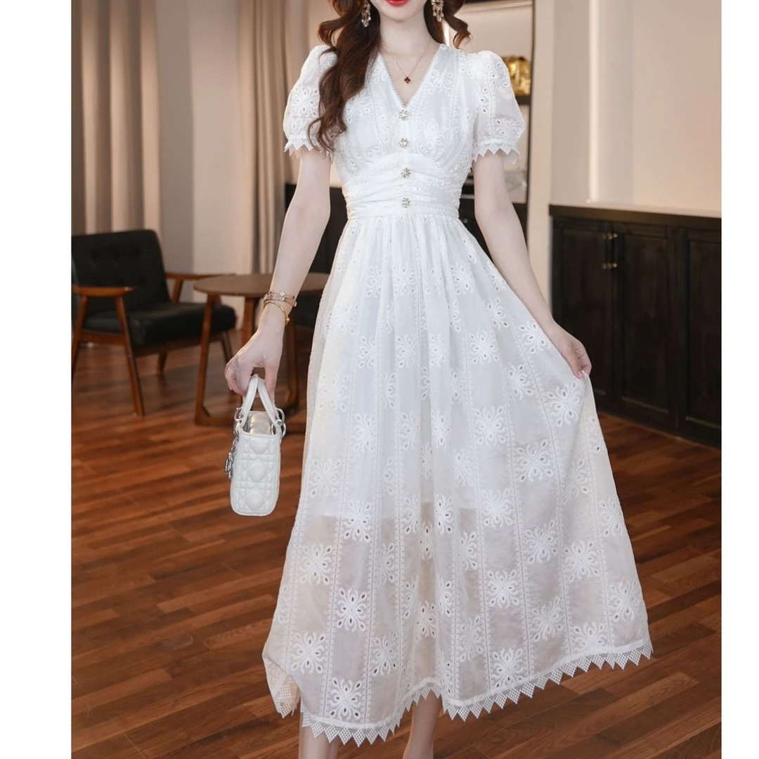 气质法式复古优雅设计感白色V领收腰显瘦大摆裙45223