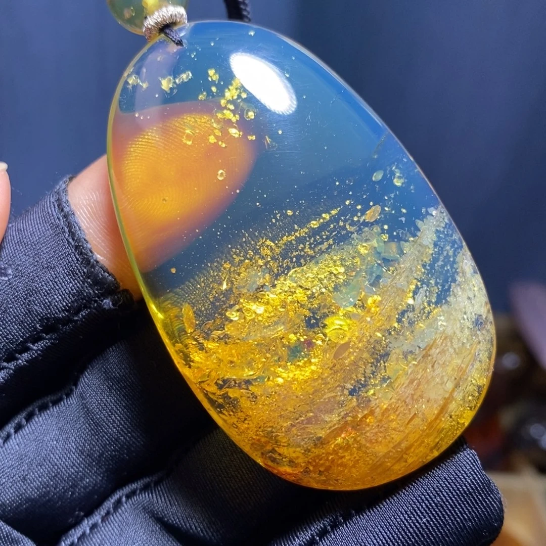 琥珀未镶嵌裸石。。。