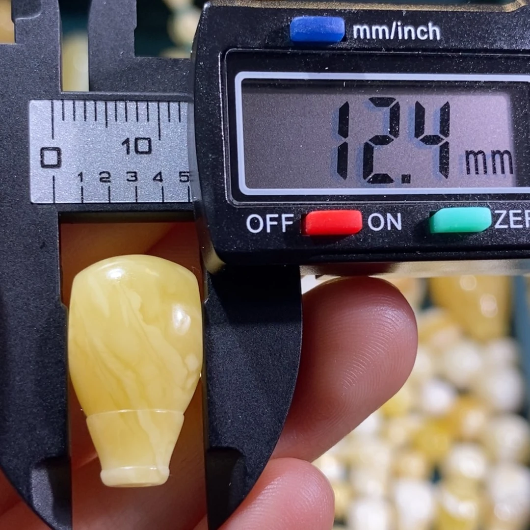 蜜蜡裸石未镶嵌配饰