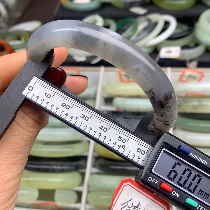 蛇纹石玉未镶嵌手镯904